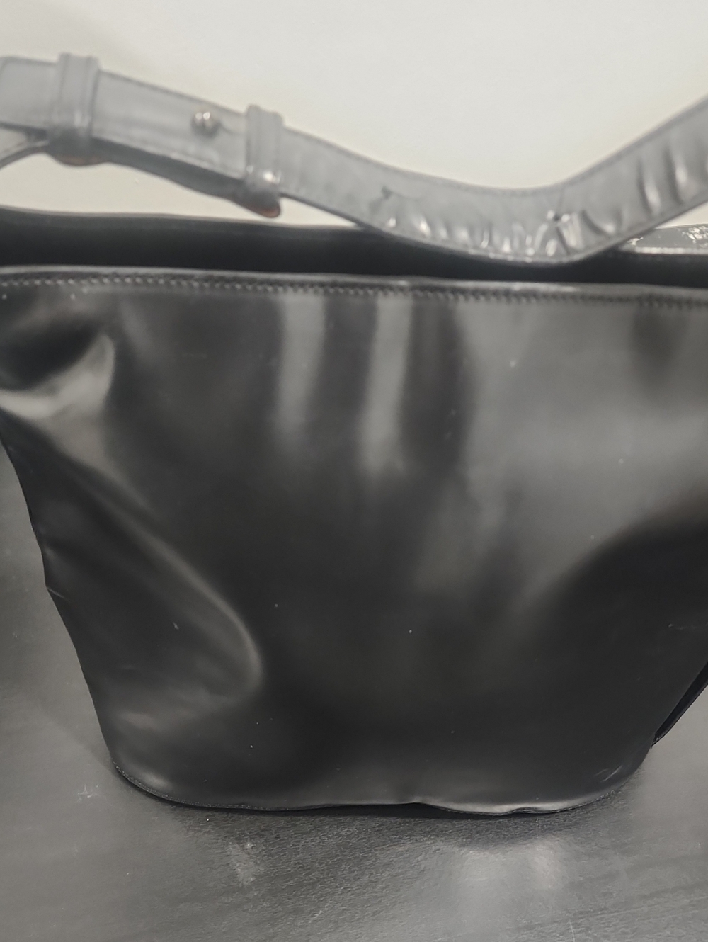 Via Spiga Classic Women’s Shoulder Bag In Sleek Shiny Black Leather